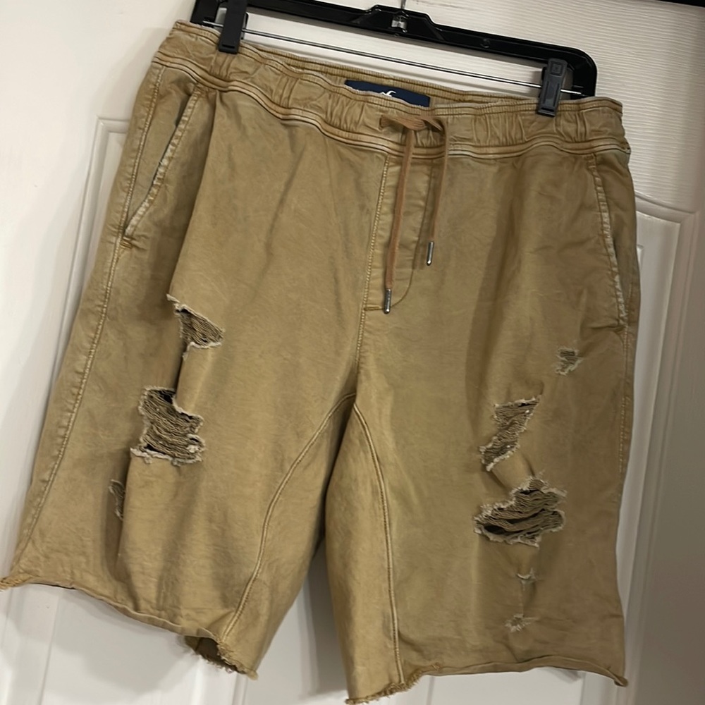 Hollister Men’s Distressed Jogger Shorts Medium